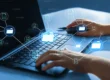 un ordinateurs avec plusieurs données interconnectées