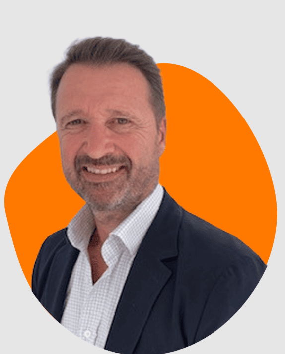 Portrait de Nicolas Guérin, Directeur de la Relation Client chez Océan, présentant le nouveau programme de formations clients visant à renforcer l’autonomie des utilisateurs.