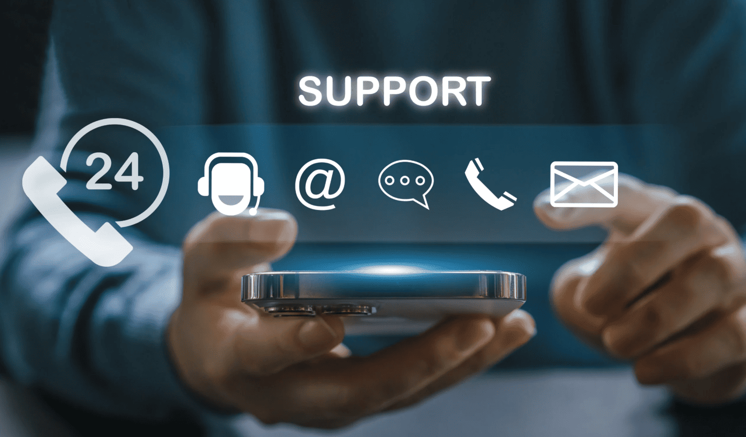 Illustration d’un service d’assistance client disponible 24 heures sur 24 et 7 jours sur 7 pour l’autopartage en entreprise.