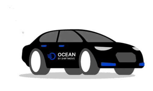 vehicules-logotypes-lever-visibilite-entreprise.png Professionnel devant des camions illustrant les avantages des véhicules logotypés pour la visibilité et la communication d’entreprise.