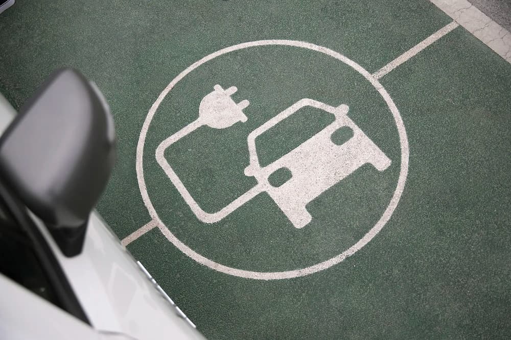 gros-plan-recharge-voitures-electriques