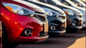 Véhicules partagés alignés illustrant l’usage ponctuel d’un véhicule en autopartage en entreprise.
